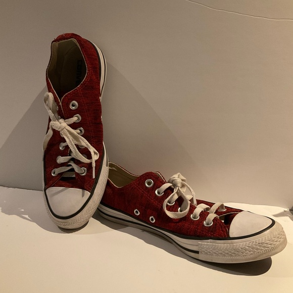 Converse Red Low Top shoes - Picture 1 of 7